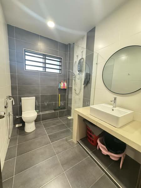 Ipoh Taman Saikat Fully Furnish 2 Sty untuk Untuk Disewa - RM 2,200 /bulan, Mac 2026 - Bathroom - PropertyGuru.com.my
