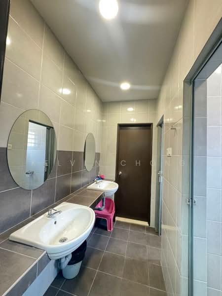 Ipoh Taman Saikat Fully Furnish 2 Sty untuk Untuk Disewa - RM 2,200 /bulan, Mac 2026 - Bathroom - PropertyGuru.com.my