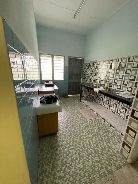 Pasir Pinji Single Sty Corner Lot untuk Untuk Disewa - RM 1,200 /bulan, Mac 2026 - Kitchen - PropertyGuru.com.my