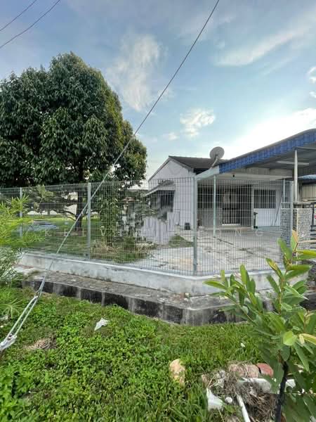 Pasir Pinji Single Sty Corner Lot untuk Untuk Disewa - RM 1,200 /bulan, Mac 2026 - Exterior - PropertyGuru.com.my