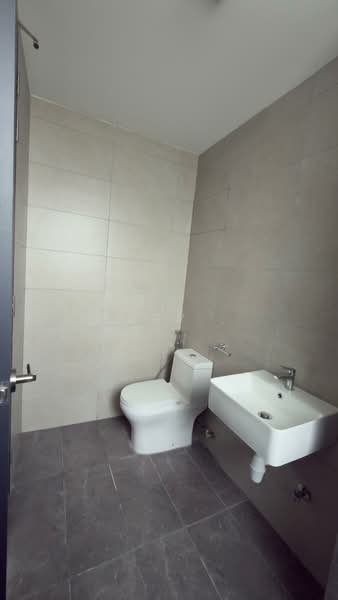 Service Residence for Sale at JRK Convena - Gary . - Bathroom - PropertyGuru.com.my