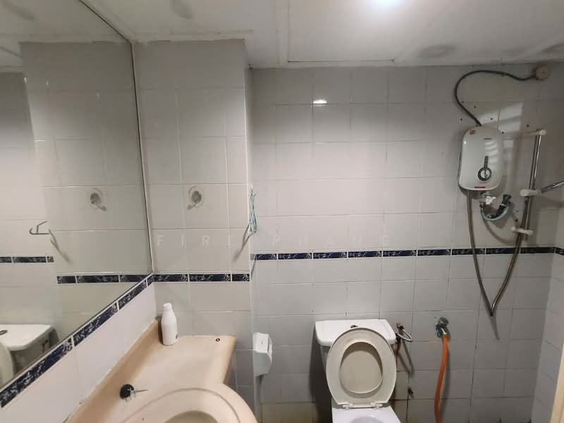 Condominium for Sale at Greenpark - Fire Phang - Bathroom - PropertyGuru.com.my