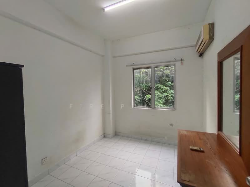 Condominium for Sale at Greenpark - Fire Phang - Bedroom - PropertyGuru.com.my