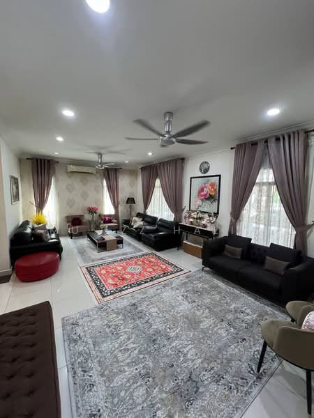 Semi-Detached House for Sale in Puncak Bangi (Bandar Baru Bangi) - Mu'izz Halim - Living Room - PropertyGuru.com.my