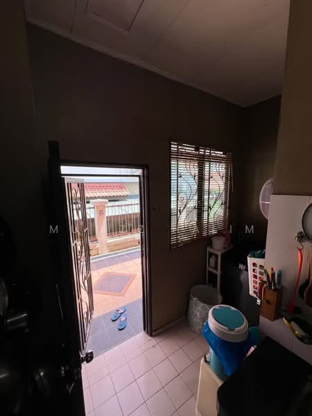Semi-Detached House for Sale in Puncak Bangi (Bandar Baru Bangi) - Mu'izz Halim - Kitchen - PropertyGuru.com.my