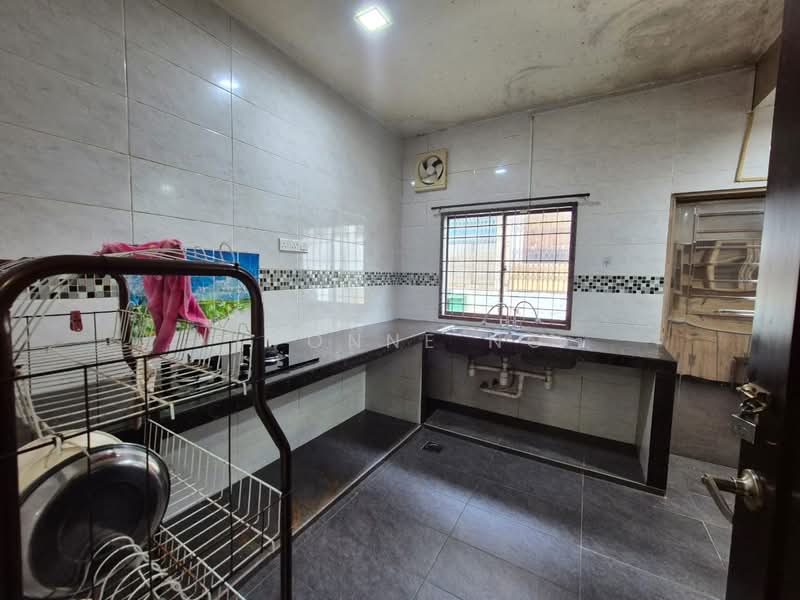 Taman Puteri Wangsa untuk Untuk Disewa - RM 2,000 /bulan, Mac 2026 - Kitchen - PropertyGuru.com.my