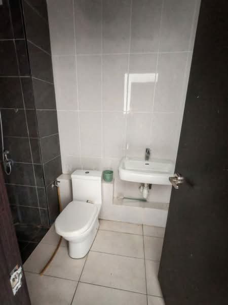 Service Residence for Sale at Wave @ Marina Cove - Nico Ho - Bathroom - PropertyGuru.com.my