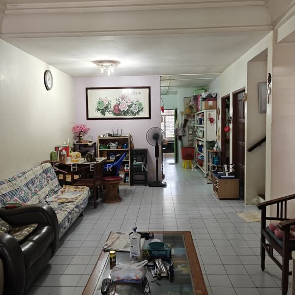 2-storey Terraced House for Sale in Taman BDC (Kuching) - Sherene Kok - Living Room - PropertyGuru.com.my