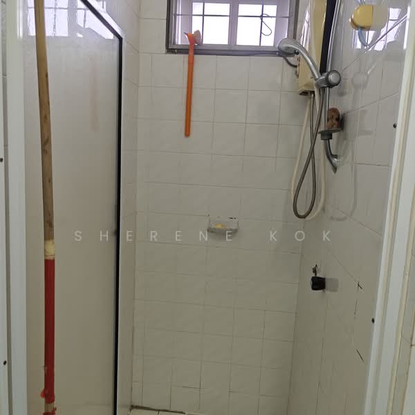 2-storey Terraced House for Sale in Taman BDC (Kuching) - Sherene Kok - Bathroom - PropertyGuru.com.my