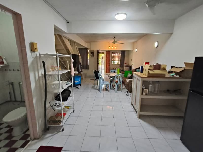 2-storey Terraced House for Rent in SS19 (Subang Jaya) - William Pua - Living Room - PropertyGuru.com.my