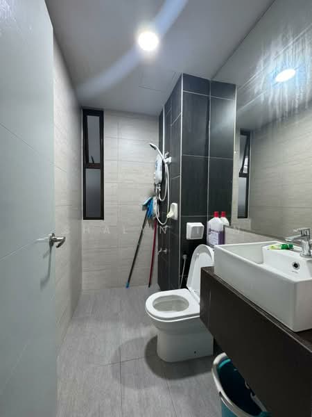Admiral Residences untuk Untuk Disewa - RM 1,400 /bulan, Mac 2026 - Bathroom - PropertyGuru.com.my