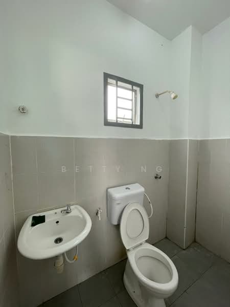 2-storey Terraced House for Sale in Pasir Gudang (Johor) - Betty Ng - Bathroom - PropertyGuru.com.my