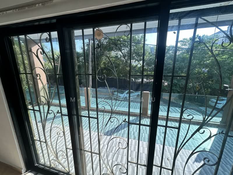 Untuk Disewa - Corner Lot, 2-storey, Done renovated.