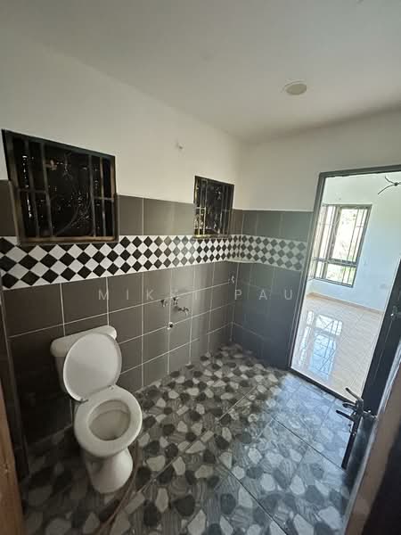 Untuk Disewa - Corner Lot, 2-storey, Done renovated.