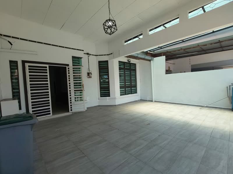 Rumah Teres 1 Tingkat untuk Disewa di Taman Rembia Perkasa (Rembia) - Helen BF - Exterior - PropertyGuru.com.my