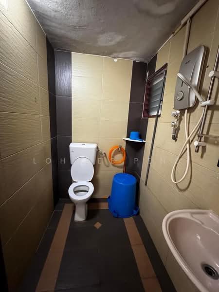 Taman Johor untuk Untuk Dijual - RM 508,000, Mac 2026 - Bathroom - PropertyGuru.com.my