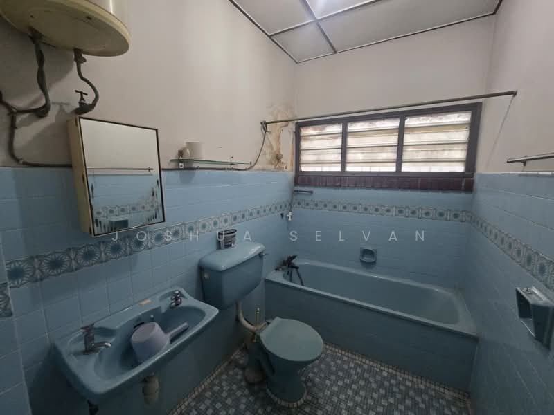 Bungalow for Sale in Bukit Damansara (Damansara Heights) - Joshua Selvan - Bathroom - PropertyGuru.com.my
