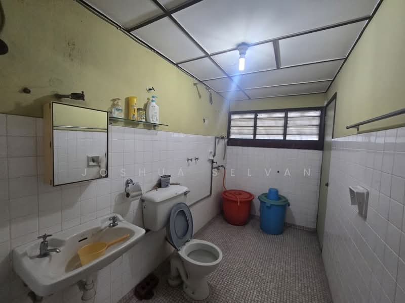 Bungalow for Sale in Bukit Damansara (Damansara Heights) - Joshua Selvan - Bathroom - PropertyGuru.com.my