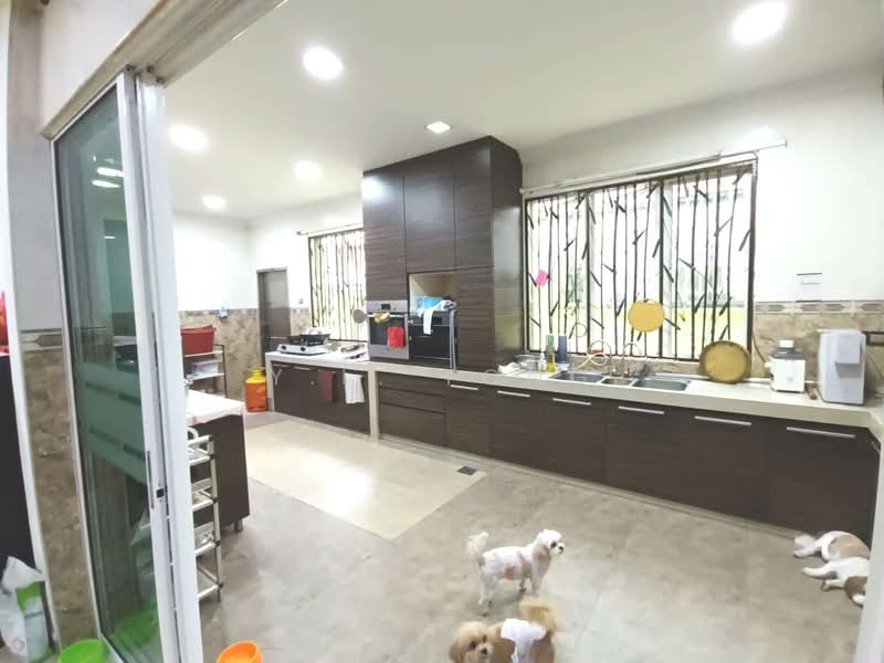 Bungalow for Sale in Klang (Selangor) - Y.L. Yong - Kitchen - PropertyGuru.com.my