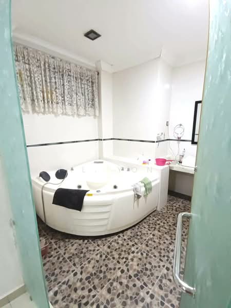 Bungalow for Sale in Klang (Selangor) - Y.L. Yong - Bathroom - PropertyGuru.com.my