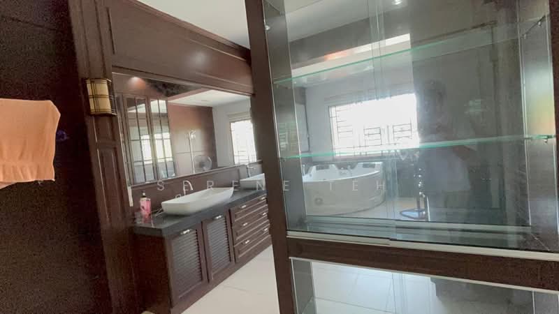 Bungalow for Sale in Setia Tropika (Johor Bahru) - Serene Teh - Bathroom - PropertyGuru.com.my
