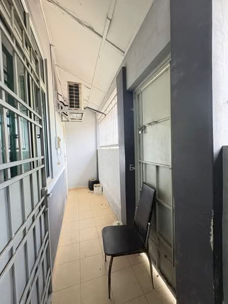 1-storey Terraced House for Rent in Taman Gaya (Ulu Tiram) - Li Wei - Balcony - PropertyGuru.com.my
