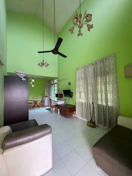1-storey Terraced House for Rent in Taman Gaya (Ulu Tiram) - Li Wei - Living Room - PropertyGuru.com.my