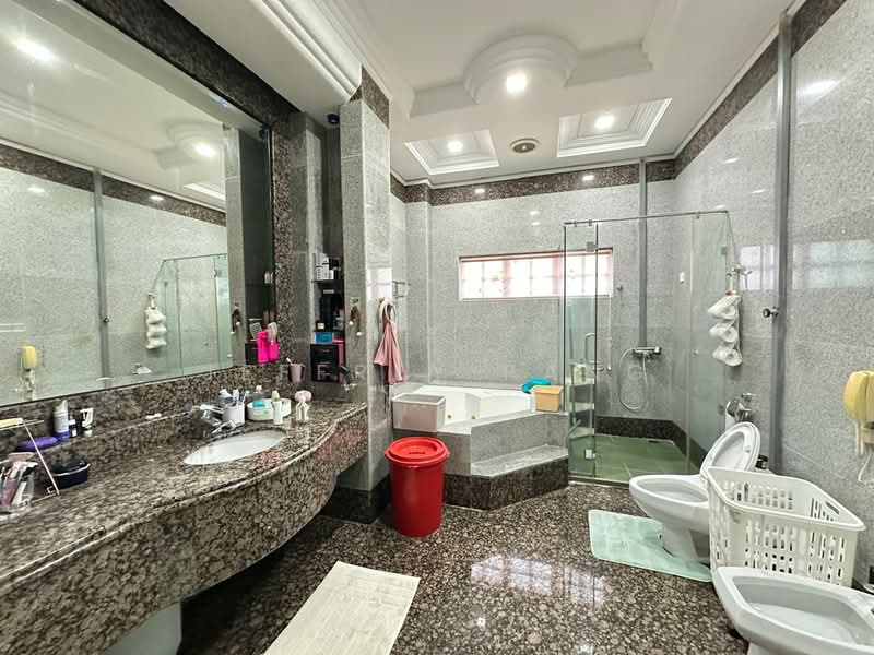 Bungalow for Sale in Country Heights (Kajang) - Jeffrey Pang - Bathroom - PropertyGuru.com.my