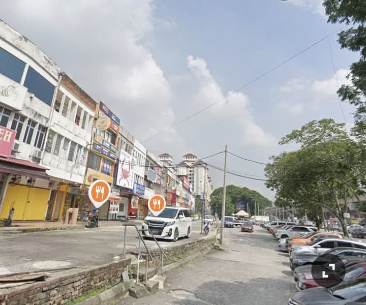 Kepong 3 Storey Endlot Facing Main Road,Many Parking,Laman Rimbunan,Bandar Menjalara untuk Untuk Dijual - RM 3,800,000, Mac 2026 - Exterior - PropertyGuru.com.my