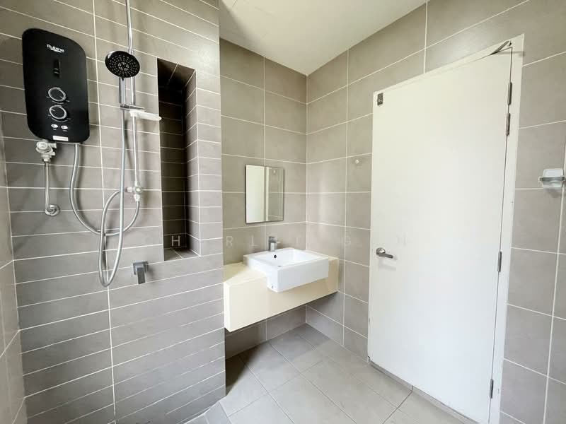 Terraced House for Rent in Bandar Saujana Putra (Tanjong Duabelas) - Charlie Gan - Bathroom - PropertyGuru.com.my