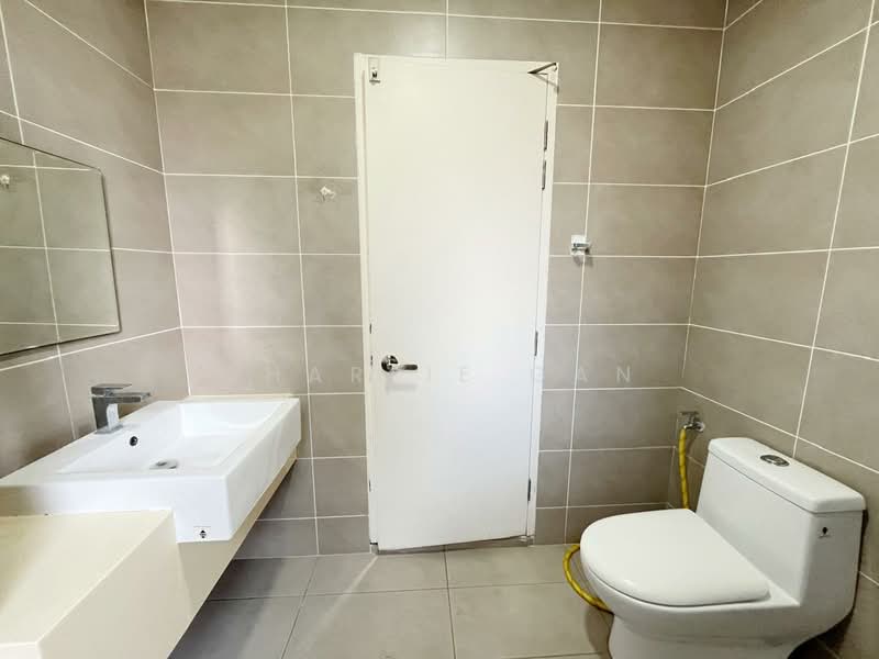 Terraced House for Rent in Bandar Saujana Putra (Tanjong Duabelas) - Charlie Gan - Bathroom - PropertyGuru.com.my