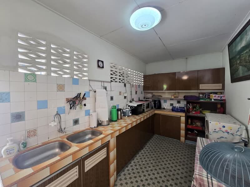 Bungalow for Sale in Bukit Damansara (Damansara Heights) - Joshua Selvan - Kitchen - PropertyGuru.com.my
