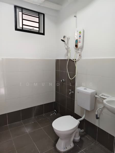 Flat for Rent at PANGSAPURI CENDERA 1 - Edmund Ling - Bathroom - PropertyGuru.com.my