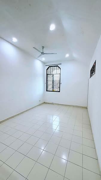 1.5-storey Terraced House for Sale in Taman Pelangi Indah (Ulu Tiram) - Coco Lee - Interior - PropertyGuru.com.my