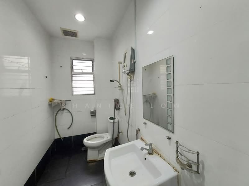 Taman Mutiara Indah untuk Untuk Dijual - RM 1,300,000, Mac 2026 - Bathroom - PropertyGuru.com.my