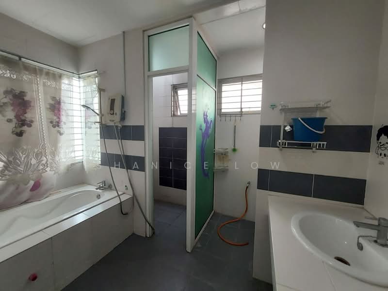 Taman Mutiara Indah untuk Untuk Dijual - RM 1,300,000, Mac 2026 - Bathroom - PropertyGuru.com.my