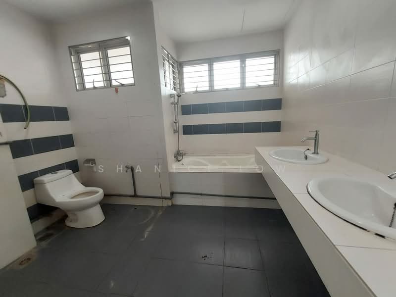 Taman Mutiara Indah untuk Untuk Dijual - RM 1,300,000, Mac 2026 - Bathroom - PropertyGuru.com.my