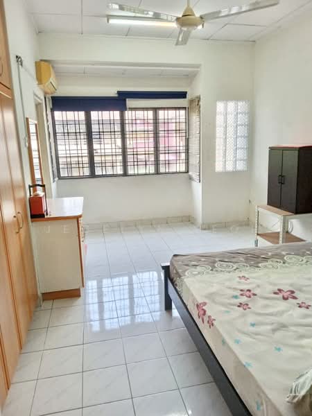 Taman Putra Prima puchong untuk Untuk Dijual - RM 550,000, Mac 2026 - Bedroom - PropertyGuru.com.my