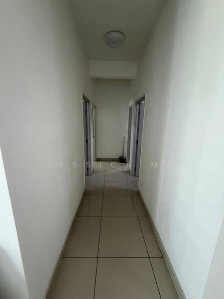 Meridin Bayvue Serviced Apartment untuk Untuk Disewa - RM 1,900 /bulan, Mac 2026 - Corridor - PropertyGuru.com.my