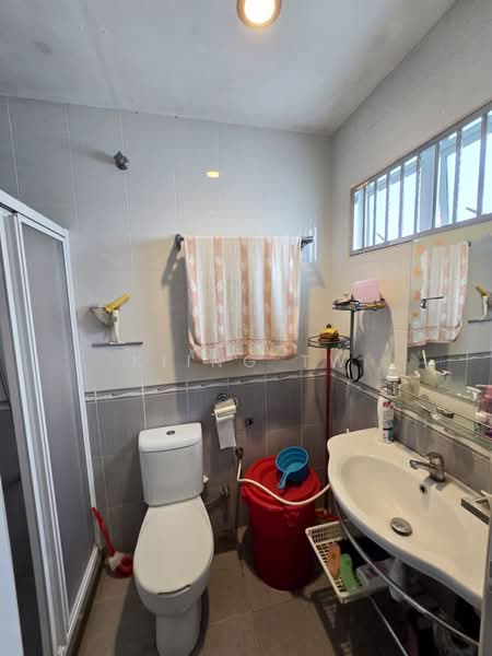 Rumah Teres 2-Tingkat untuk Dijual di Taman Megah Kepong (Kepong) - Kiing TW - Bathroom - PropertyGuru.com.my