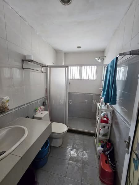 Rumah Teres 2-Tingkat untuk Dijual di Taman Megah Kepong (Kepong) - Kiing TW - Bathroom - PropertyGuru.com.my
