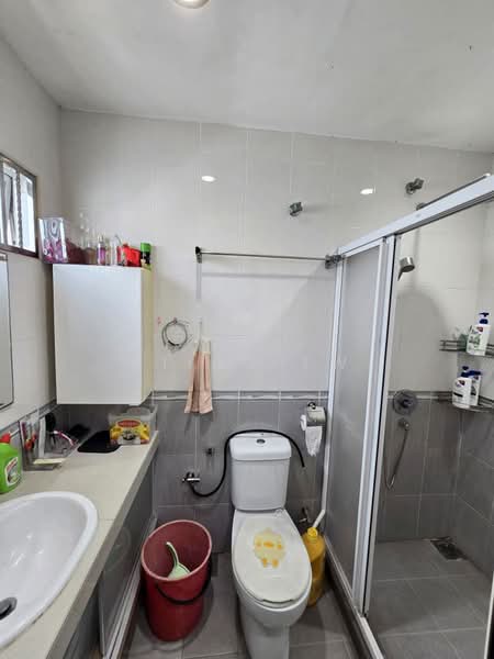 Rumah Teres 2-Tingkat untuk Dijual di Taman Megah Kepong (Kepong) - Kiing TW - Bathroom - PropertyGuru.com.my