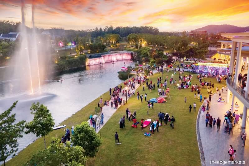 Village Square untuk Untuk Dijual - RM 2,200,000, Mac 2026 - Exterior - PropertyGuru.com.my