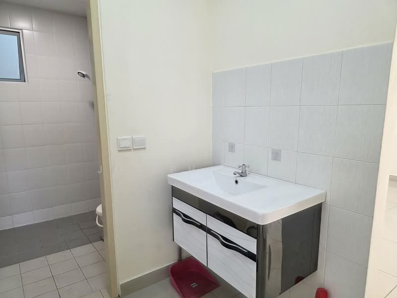 Seri Pinang untuk Untuk Dijual - RM 300,000, Mac 2026 - Bathroom - PropertyGuru.com.my