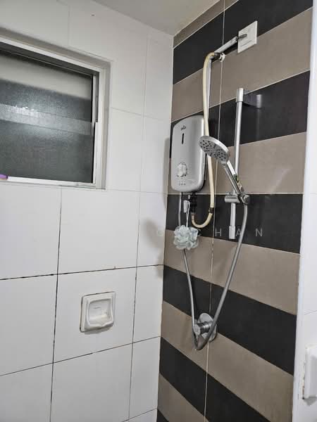 Condominium for Rent at Hijauan Puteri Condominium - Jia Hao Chan - Bathroom - PropertyGuru.com.my