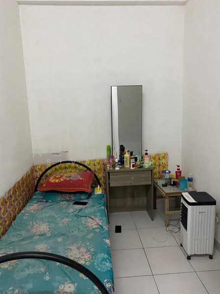 2-storey Terraced House for Sale in Senai (Kulai) - Siva Stark - Bedroom - PropertyGuru.com.my