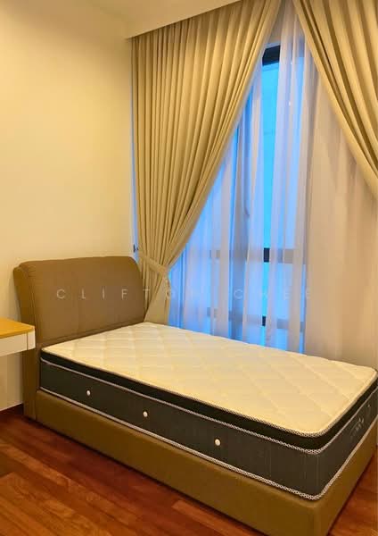 Condominium for Sale at Queens Residences Q1 @ Queens Waterfront - Clifton Chee - Bedroom - PropertyGuru.com.my