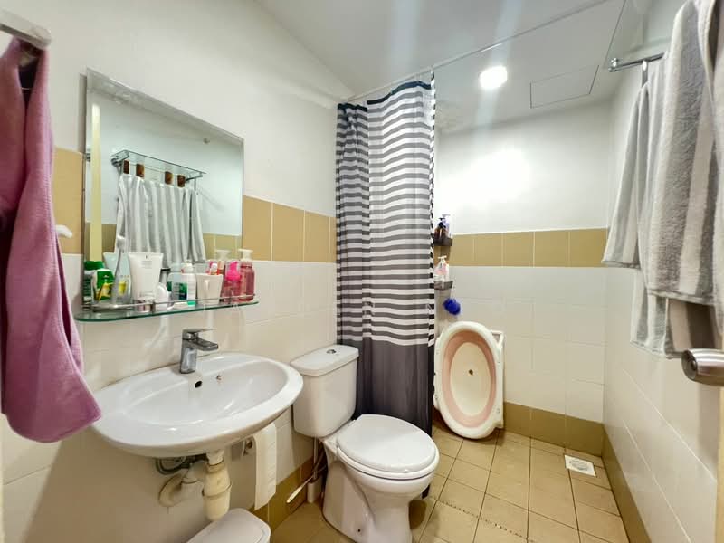 Apartment for Sale at Kipark Apartment - Jayden Neo - Bathroom - PropertyGuru.com.my