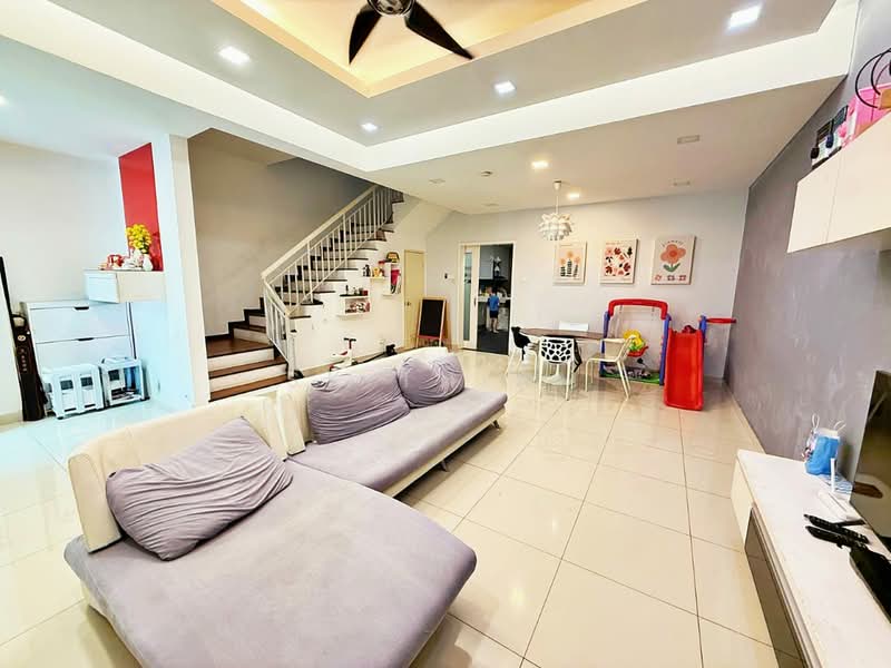 Rumah Teres 2 Tingkat untuk Dijual di Kemuning Utama (Shah Alam) - SK Thiam - Living Room - PropertyGuru.com.my