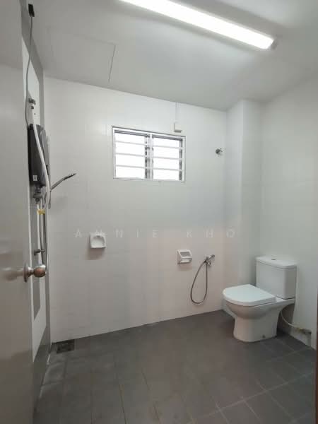 Rumah Teres 2 Tingkat untuk Disewa di Alam Nusantara (Setia Alam) - Annie Kho - Bathroom - PropertyGuru.com.my